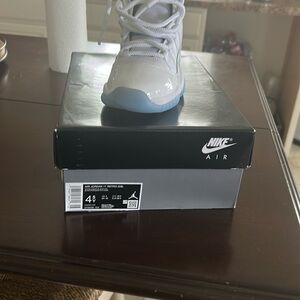 Nike Air Jordan 11 Retro Sneakers